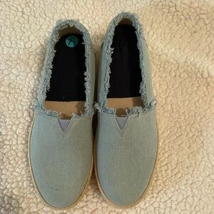 Toms Frayed Edge Espadrilles - Light Blue size 7.5